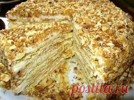 Кто бы мог подумать, что такой вкусный "Наполеон" можно сделать на сковороде

Ингредиенты:

Для теста:
- 1,5 ст. молока
- 200 г сливочного масла
- 1 ст. сахара
- 2 яйца
- 1 ст. ложка растительного масла
- 0.5 ча. ложки соды, погасить в уксусе
- щепотка соли
- мука (около 2 кг)

Для крема:
- 2 ст. молока
- 4 яйца
- 1,5 ст. сахара
- 600 г сливочного масла
- 1 банка сгущенки
- пакетик ванилина

Приготовление:

Все продукты для теста смешать, заместить не сильно крутое тесто, ...