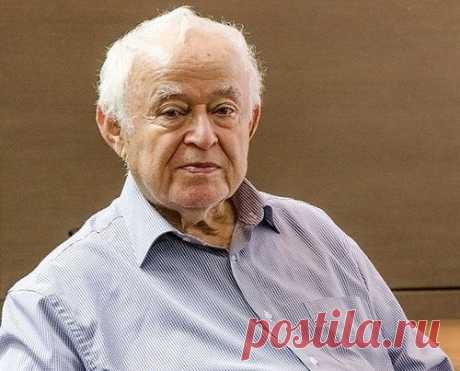 Михаил Литвак: 20 советов, которые помогут в решении многих жизненных вопросов 

Михаил Литвак, один из признанных психологов и врачей-психотерапевтов международного уровня, разработал и первым начал применять на практике систему разрешения конфликтов «психологическое айкидо». 

Главная цель этой концепции – научиться разбираться в людях и в себе. Мы публикуем 20 советов известного психолога, которые помогут в решении многих жизненных вопросов: 

1. Никто никого не бросает...