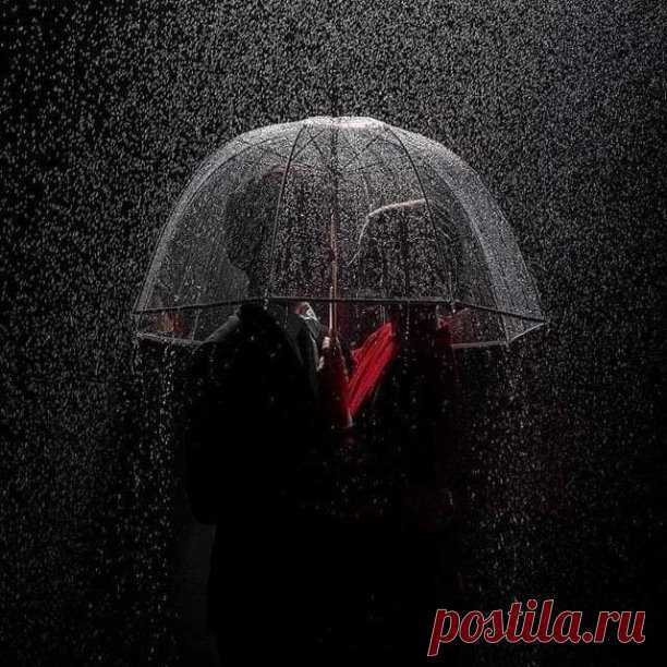 Когда ты ждёшь от человека того, чего никогда в нём не видел, или того, чего он тебе не обещал, а потом считаешь себя обманутым и обиженным, то проблемы не у него...

Не было и дня в моей практике, чтобы я не слышала прямой трансляции вот этой надуманной обманутости и сладкой обиженности...
Да, именно сладкой, потому что людям и вправду очень приятно нравиться себе на фоне тех, кто не оправдал их ожиданий...

И никто почти не запускает мыслительный процесс на тему причины ...