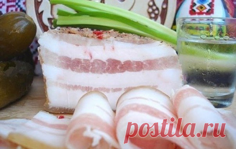 МАРИНОВАННОЕ САЛО

Дивный рецепт! Сказать, что вкусно – значит, ничего не сказать! Мягкое, нежное и чуточку влажное сало...

Для маринования лучше подбирать мягкое, свежее сало с прожилками мяса и выбирать кусочек потолще. Чтобы узнать, не волокнистое ли сало, есть простой способ. Проткните сало спичкой. Если она легко входит в мякоть, значит, сало мягкое. Именно такое и нужно для маринования.
Показать полностью…