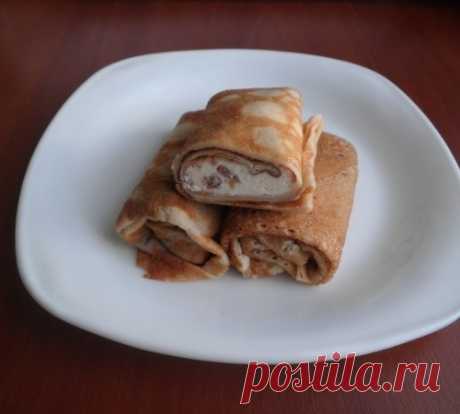 Блины с творожным кремом и изюмом