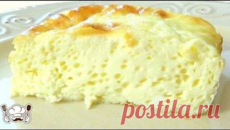 ВКУСНЫЙ И ОЧЕНЬ ПЫШНЫЙ ОМЛЕТ
Румяная корочка и воздушность — две основных характеристики, с которыми ассоциируется омлет, который когда-то всем нам готовили в детском саду. И хотя те времена ушли безвозвратно, приготовить пышный омлет на завтрак может каждый.
Как в детстве
Ингредиенты:
4 яйца
150 мл молока
20 г сливочного масла
1 ч. л. растительного масла
0,5 ч. л. соли
Казалось бы, обычные ингредиенты. Это так, но секрет кроется совсем в другом: не взбивайте яйца, а просто размешайте их. По