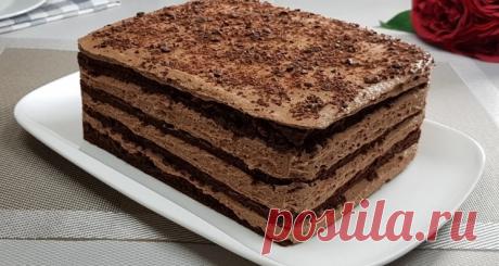 Дуже смачний торт "Шоколадний каприз" без яєць і без молочних продуктів М'який, що не вимагає просочення, в міру солодкий пісний шоколадний торт. Готується торт досить швидко і легко.
