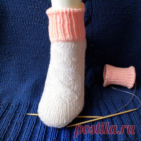Носки Гермионы к ее дню рождения. Схема 2 узоров, история мук творчества с этими носками | Записки Спицеманьяка | Яндекс Дзен