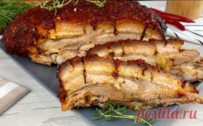 Превращаем самое дешевое мясо в деликатес. Немного особого маринада, а потом духовка Недорогое мясо можно достаточно легко превратить в настоящий ресторанный деликатес. Нам понадобится не жарить его, а немного подержать в особом маринаде и затем отправить доходить в...