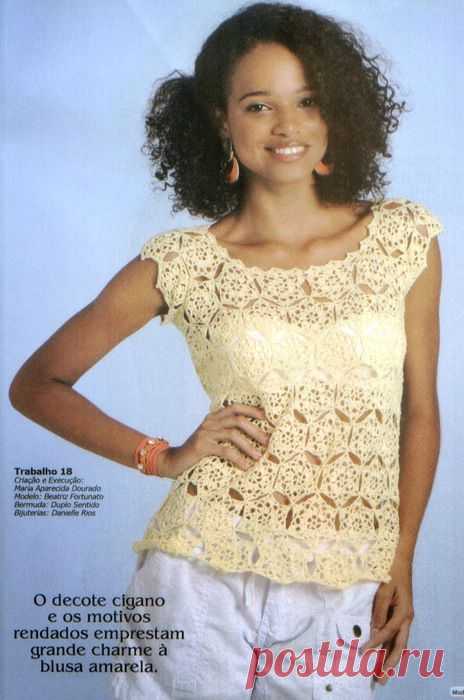 Нежная блузка из мотивов.