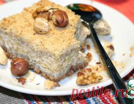 Рассыпчатый яблочно-творожный пирог с орехами – кулинарный рецепт