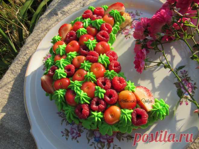 Вкуснейший пирог с ягодами!
Délicieux gâteau aux fruits!
Delicious pie with berries!