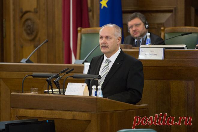 Смелость и непокорность. Спикер эстонского парламента выступил против существующей границы с РФ | baltwave.com | Пульс Mail.ru Эстония не должна ратифицировать пограничный договор с Россией, потому что этот документ фактически узаконивает оккупацию эстонской территории. Об...