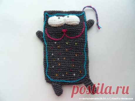 Вязаные чехлы на телефон Толстые коты – HandMade39.ru
