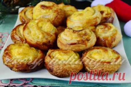 Булочки &quot;Улитки&quot; с курицей и сыром: рецепт с фото