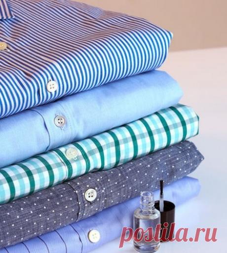 Идея №20: под контролем
Пуговицы на вашей одежде готовы вот-вот оторваться? Отложите ножницы и коробку со швейными принадлежностями и смажьте нитки от пуговиц прозрачным лаком для ногтей.