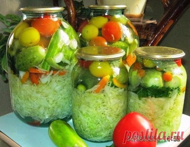 Ассорти-капуста

Девочки, увидела такие баночки и загорелась узнать. что за рецепт. Оказалось, приготовление очень простое, как я и думала. Сделала в прошлом году на пробу 10 баночек. Капуста получается вкуснейшая! Помидорки и огурчики крепенькие. В этом году сделаю больше.

Ингредиенты и способ приготовления смотрите на нашем сайте http://naquhne.ru/recipes/90707/assorti-kapusta.html?t=0930