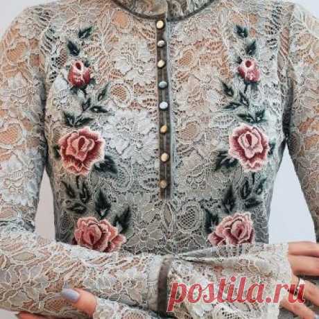 Представляем вашему вниманию рубрику #вдохновениевышивка
Лучшие мастера своего дела😍
#Repost @irina_olonicheva (@get_repost)
・・・
Элегантное платье "Мистическая роза" 🔮🦄 Ручная вышивка гладью по гипюру! #гипюровоеплатье #платьеизгипюра #платье #нарядноеплатье #вечернееплатье #платьелюкс #дорогаяодежда #экслюзивныеплатья #мода #дорогоеплатье #люкс #одеждалюкс #роскошь #платьелюкс #лакшери #одеждалакшери #2018 #вышитоеплатье #вышивка #платьесвышивкой #ручнаявышивка #глад...