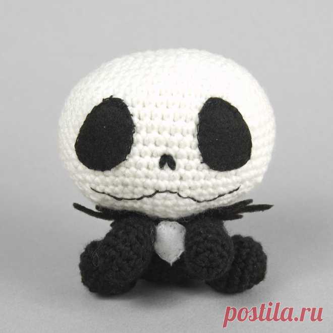 Jack Skellington Amigurumi A Jack Skellington amigurumi I made this past weekend. You can find him for sale on my Etsy shop!