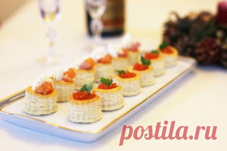 Gera virtuvė: Sluoksniuotos tešlos krepšeliai su lašiša ir raudona ikra