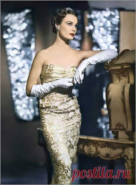 Lillian Marcuson, photo by John Rawlings, Vogue, November 1, 1950