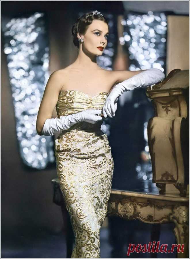 Lillian Marcuson, photo by John Rawlings, Vogue, November 1, 1950