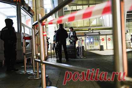 В аэропорту Пулково перепутали гробы с телами. В грузовом терминале аэропорта Пулково перепутали гробы с телами из-за ошибки при оформлении. По данным ведомства, россиянин хотел перевезти тело умершей жены в Краснодар. Мужчина сдал гроб в грузовой терминал и получил его в столице Кубани. Однако перед похоронами он обнаружил в нем чужого человека.