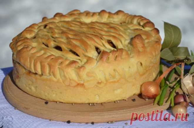 Пирог с капустой и сайрой 
Автор: Анастасия
 
Ингредиенты
300 мл.  молоко коровье
600-700 г    мука
1 пакетик (11 г)    дрожжи (сухие)
60 г       масло сливочное
0,5 ч.л. с горкой + по вкусу    соль (для теста + для начинки)
1-2 ст.л.     сахар
1/3 ст.    масло растительное
0,5 шт.    капуста (небольшой вилок)
1 шт.      морковь
1 банка     рыбные консервы (сайра)
0,5 пучка     зелень (укроп и петрушка)