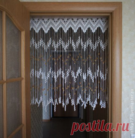 Вязаные шторы на дверь