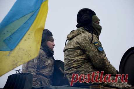 На Украине рассказали о готовности армии к любым сценариям в Донбассе. Вооруженные силы Украины (ВСУ) готовы к любым сценариям конфликта на границах с Россией и линии разграничения в Донбассе, и хотя ситуация остается острой, жителям страны по-прежнему не стоит паниковать. С таким заявлением выступил глава офиса президента республики Андрей Ермак.