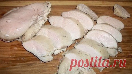 Маринованная куриная грудка по этому рецепту, больше по вкусу напоминает ветчину, чем курицу!