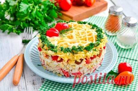 Крабовые салаты с кальмарами - 10 рецептов с крабовыми палочками