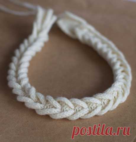 Вязанное ожерелье &quot;Косичка&quot;