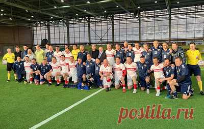 В Москве прошел матч друзей бывшего главного тренера "Спартака" Романцева. Встреча, в который сыграли ветераны "Спартака" и бывшие футболисты сборной России, завершилась вничью