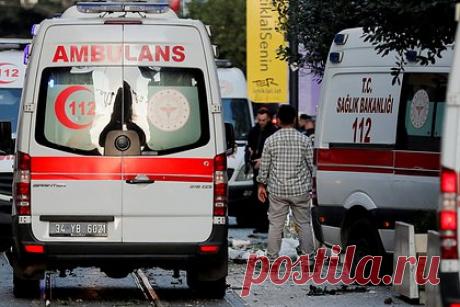 В турецком ресторане прогремел взрыв. В турецком ресторане в городе Айдын прогремел взрыв, семь человек погибли, еще пять пострадали. Взрыв произошел из-за утечки газа. Губернатор города Хусейн Аксой заявил, что на месте происшествия уже работают спасатели, скорая помощь и полиция. Один из пострадавших был доставлен в больницу в тяжелом состоянии.