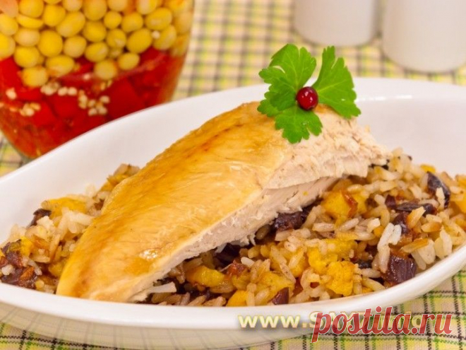 Курица, фаршированная рисом и сухофруктами