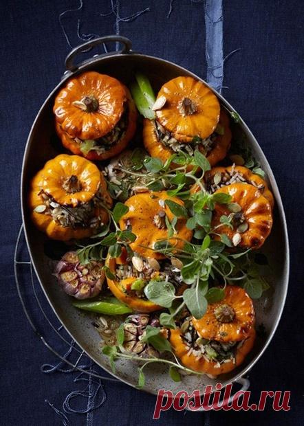 Тыква, фаршированная курицей

Тыква небольшая... / Еда и напитки / ВКУСНЫЕ РЕЦЕПТЫ: осень / Pinme.ru