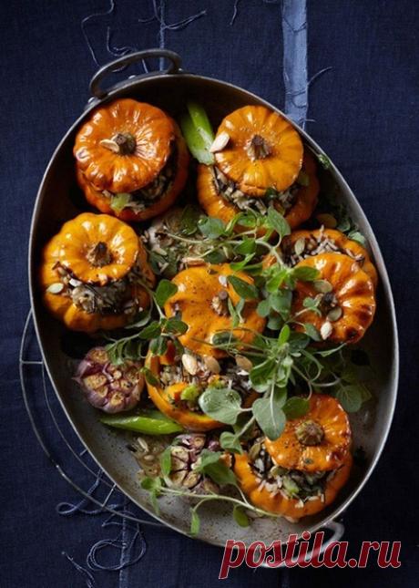 Тыква, фаршированная курицей

Тыква небольшая... / Еда и напитки / ВКУСНЫЕ РЕЦЕПТЫ: осень / Pinme.ru