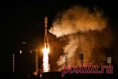 Летные испытания первого спутника системы «Сфера» завершили. Космический аппарат «Скиф-Д», который стал первым спутником системы «Сфера», завершил летные испытания, пишет газета «Сибирский спутник». За год работы на орбите оборудование спутника получило летную квалификацию. На сеансах связи удалось достичь скорости передачи данных через «Скиф-Д» 6,5 мегабита в секунду.