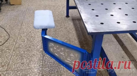 Удобное поворотное сиденье, которое крепится к верстаку В данном обзоре автор покажет, как сделать поворотное сиденье, которое крепится к верстаку.Удобно оно, в первую очередь, тем, что при ненадобности