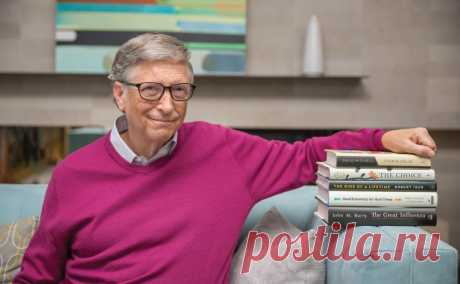 В своем блоге Билл Гейтс рассказал о пяти книгах, которые рекомендует прочитать этим летом — в список попал «Выбор» Евы Эдит Эгер (mif.to/vyibor), в котором бывшая узница концлагеря Аушвиц, а ныне — известный психолог — поделилась своим жизненным и профессиональным опытом. «Я думаю, что многие люди найдут сейчас утешение в ее советах о том, как справляться с трудными ситуациями», — написал Гейтс.