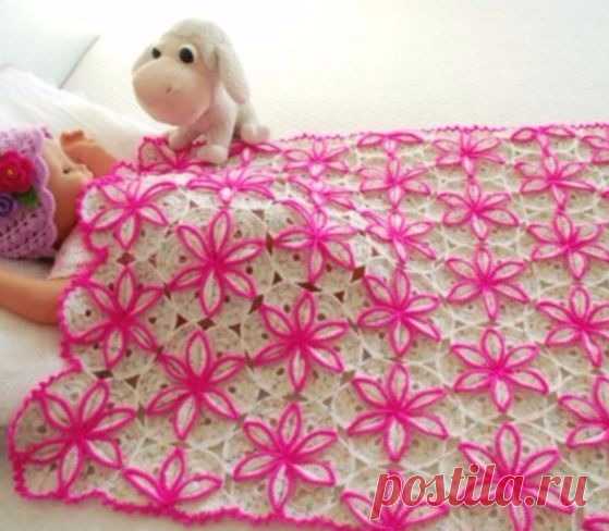 https://www.crochetwebsites-free.com/2017/08/beautiful-baby-blanket-with-free-flower.html