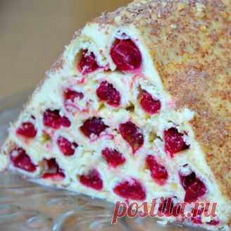 Вишневая горка: старый новогодний бабушкин рецепт Ну что, до Нового года осталось уже совсем чуть-чуть. Еще пару дней и очередной год, который вот-вот закончится, унесет с собой в историю все те события и воспоминания, которые случились с нами на протяжении года. Каждый раз, отмечая этот праздник,