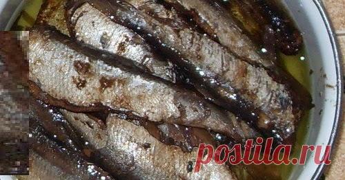 Самодельные шпроты     Готовятся они очень и очень просто, а по вкусу от магазинных не отличаются, получается не только очень вкусно, но ещё и выгодно. Ингреди...