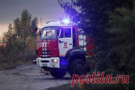 ВСУ обстреляли пекарню в приграничном российском регионе. Вооруженные силы Украины обстреляли город Шебекино Белгородской области. По информации Shot, в результате атаки разрушено здание местной пекарни. По предварительным данным, обстрел ведется из реактивной системы залпового огня (РСЗО) «Град». В городе звучат сирены, местные жители прячутся в укрытиях.