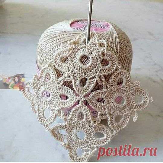 Простые квадратные мотивы со схемами