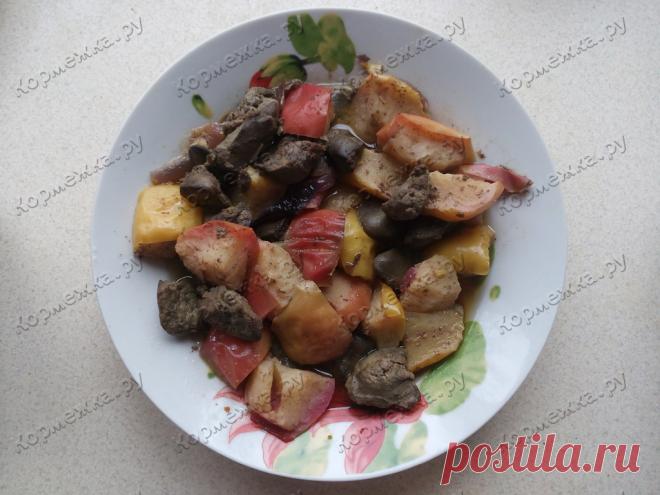 Салат с куриной печенью и яблоками