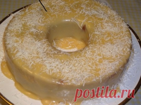 Bolo de Tapioca com Coco e Doce de Leite - Receitas de Amigas Ingredientes: • 200 g de tapioca em flocos • 200 ml de leite de coco (se for o leite coco preparado com coco fresco fica ainda mais gostoso) • 50 ml de leite integral • 4 ovos grandes • 270 g de açúcar refinado • 60 g de manteiga integral sem sal • 50 g …