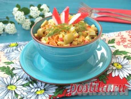 Салат с крабовыми палочками и корейской морковью - рецепт с фото