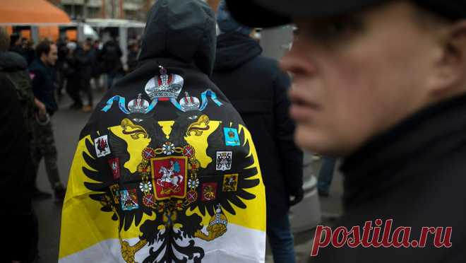 В Молдове хотят объявить экстремистской символикой российский имперский флаг. Генпрокуратура, Минюст и госбезопасность Молдовы требуют запретить российский имперский флаг. Об этом пишет издание Sputnik Молдова в своем Telegram-канале. Бело-желто-черный флаг намерены признать экстремистским символом. Соответствующее ...