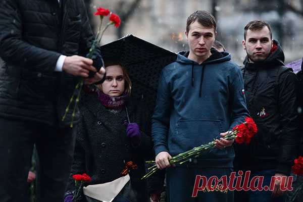 Психолог МЧС о том, как люди переживают горе и как поддержать их в трудный час : Общество: Россия: Lenta.ru