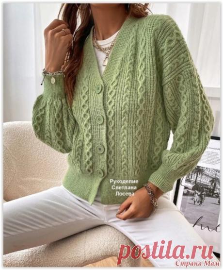 Стильный рельефный кардиган спицами