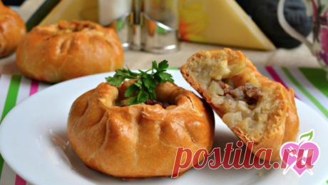 Вак балиш (маленькие пироги с мясом и картошкой).

Я сегодня со своими любимыми пирогами!))) Они у меня получаются очень вкусные, вот честно!)))
На мой взгляд, на пресном тесте намного вкуснее, вся наша семья любит вак-балиш именно такие.
"Вак балиш" - традиционное татарское блюдо, в дословном переводе "маленький пирог" (вак - маленький, балиш - пирог).

Вам потребуется:

Мука - 700 гр.,
Масло сливочное - 250 гр.,
Кефир - 500 мл.,
Сода чайная - 1 ч.л.,
Соль - 1 ч.л.

Начин...