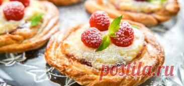 СЛОЁНЫЕ ВЕНЗЕЛИ С ЗАВАРНЫМ КРЕМОМ И МАЛИНОВЫМ ДЖЕМОМ